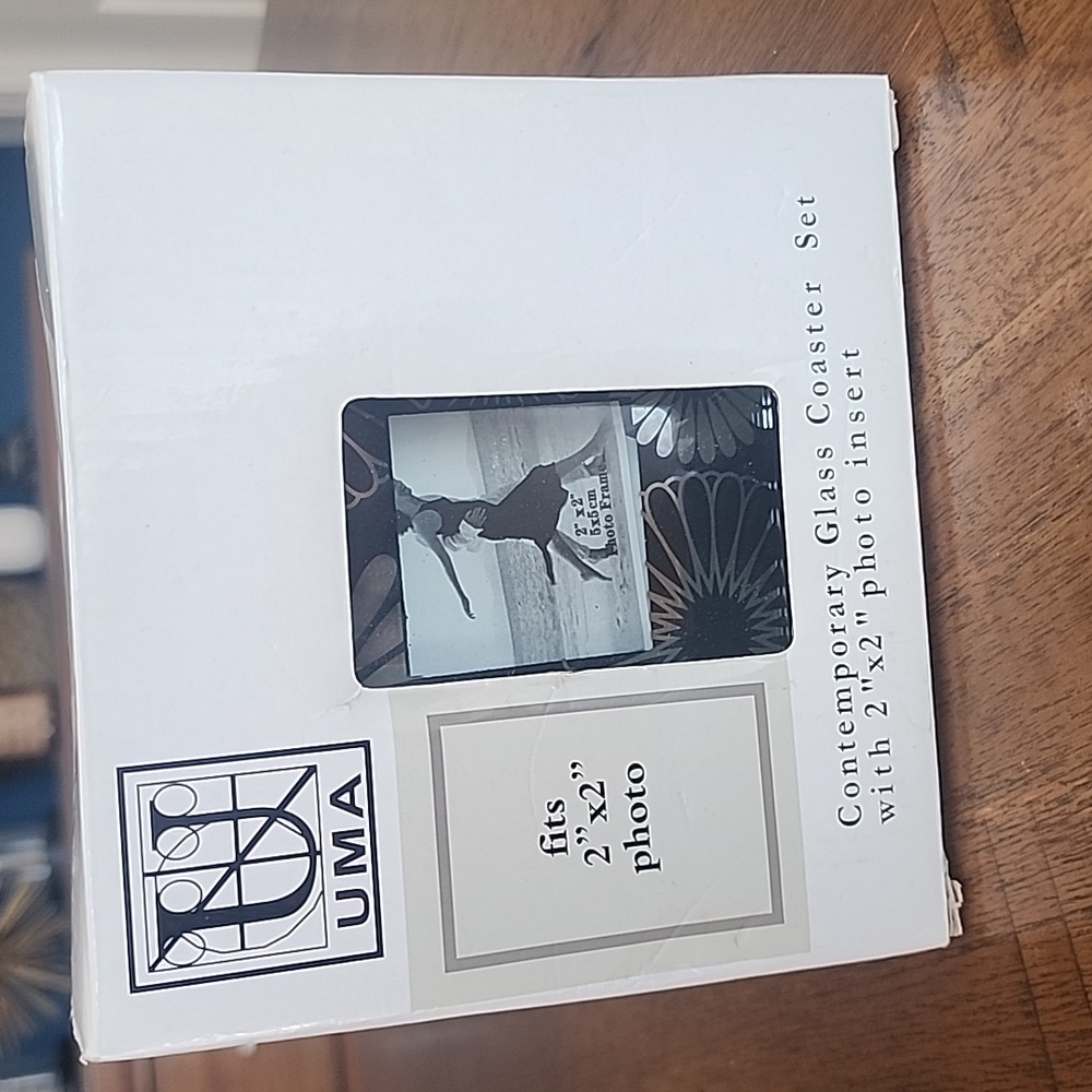 UMA 4 GLASS PHOTO COASTER SET WITH STAND NIB